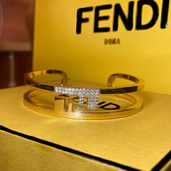 Authentic FENDI O'Lock Women's Gold Metal Cuff Bracelet - Picture 6 of 11